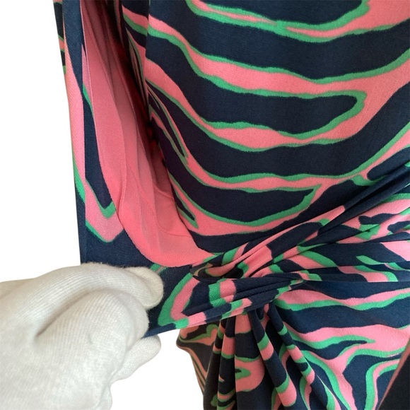 ANNE KLEIN | Pink Faux Wrap Printed Sheath V-neck Dress, Size 6 - Picture 6 of 9